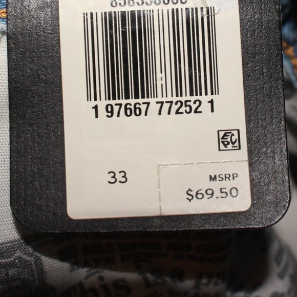 NWT Levi's 501 Shorts Plus Size 33 - Picture 13 of 15